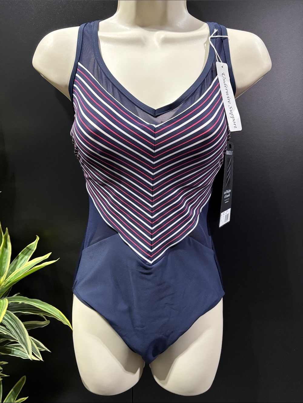 Miraclesuit On Point,look 10 pounds lighter, V-neck underwire support,V-stripe